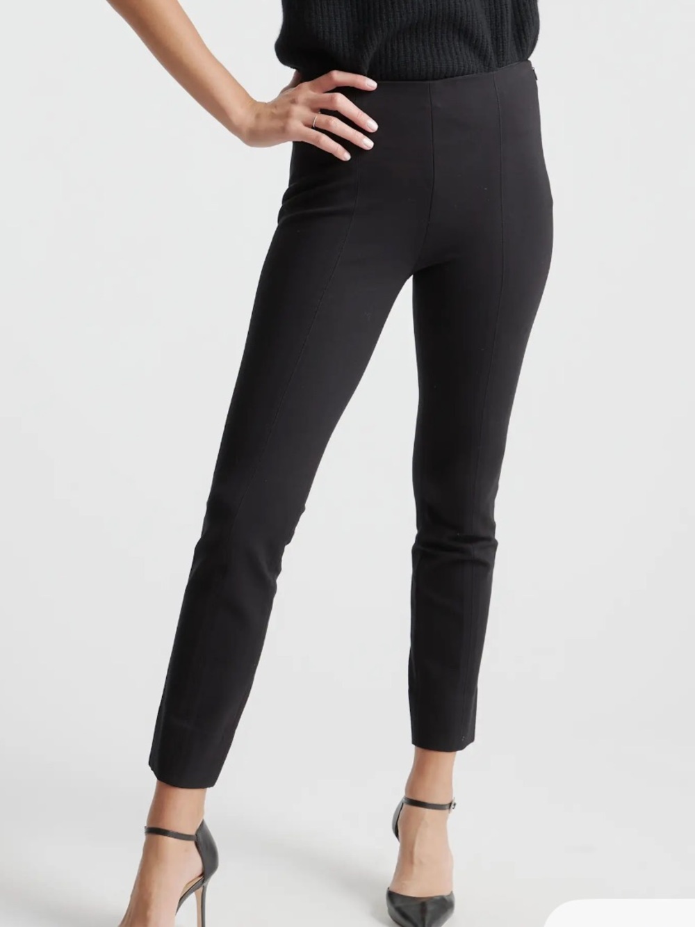 Quince Ultra Stretch Pointe Pintuck Ankle Pant - Black NWT